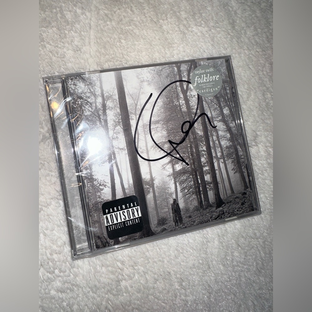 Taylor Swift FOLKLORE Signed Cd